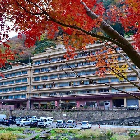 Hotel Kikunoyu Maniwa Екстер'єр фото